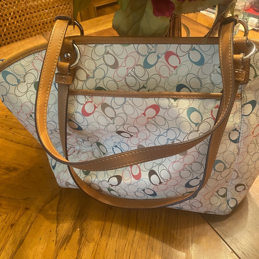 Cream colored bag with multicolored circles. - Picture 3 of 7
